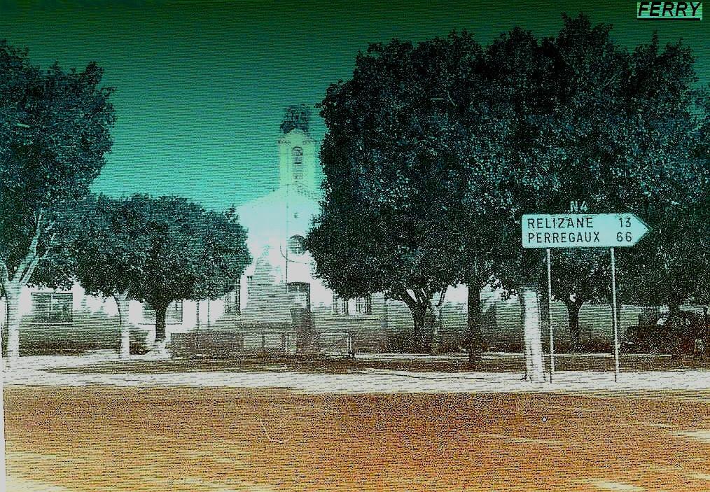 FERRY L EGLISE ET LE MONUMENT AUX MORTS.jpg
